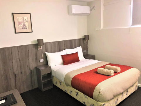 Bradman Motor Inn - Accommodation in Surfers Paradise 1
