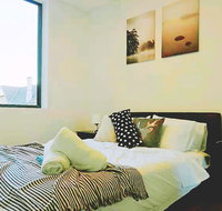 Brand New Apartment Next To Shopping Center - Accommodation in Surfers Paradise