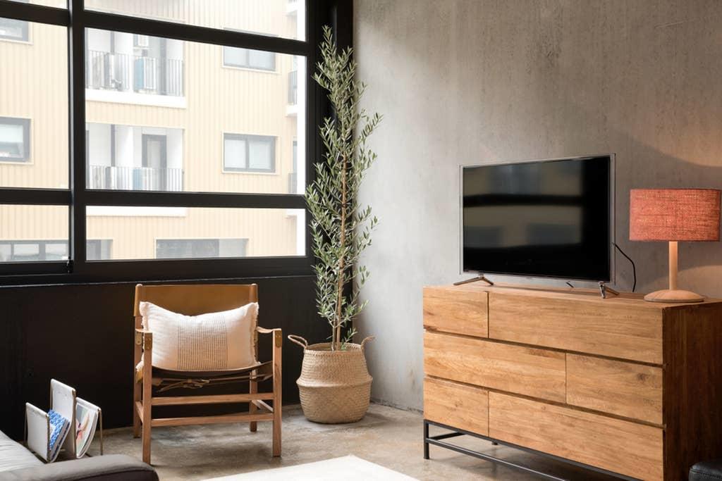 Kingston ACT Accommodation in Surfers Paradise