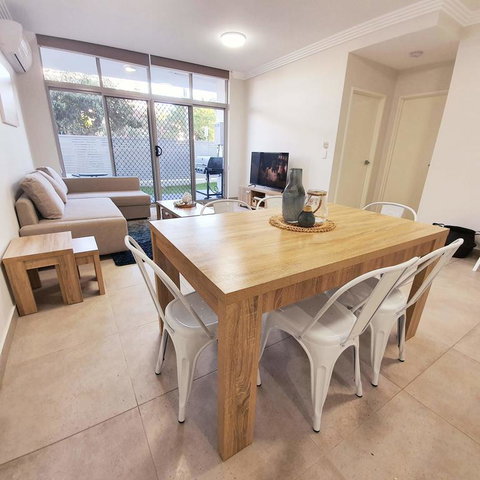 Brand New Family Friendly Apartment For 7 - Accommodation in Surfers Paradise 3