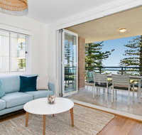 Breath-taking Ocean Front Apartment - Accommodation in Surfers Paradise