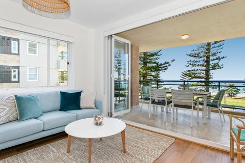 Breath-taking Ocean Front Apartment - Accommodation in Surfers Paradise 0