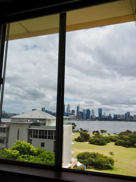 Breathtaking River & City Views! Free Parking & WiFi - Accommodation in Surfers Paradise 3