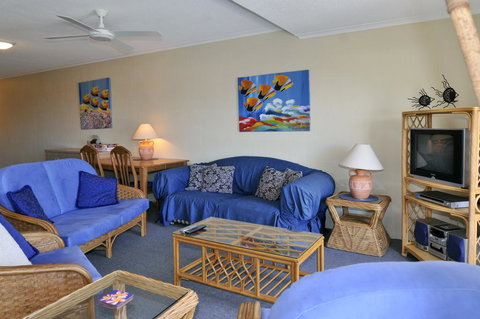 Bright & Comfortable In Quiet Location - Accommodation in Surfers Paradise 1