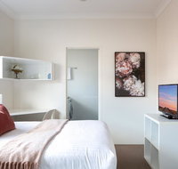 Bright Studio Steps from Westmead Hospital - Accommodation in Surfers Paradise