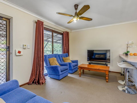 Bright, Neat & Convenient House - Accommodation in Surfers Paradise 0