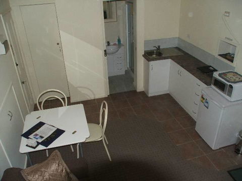 Bristol House Accommodation - Accommodation in Surfers Paradise 2