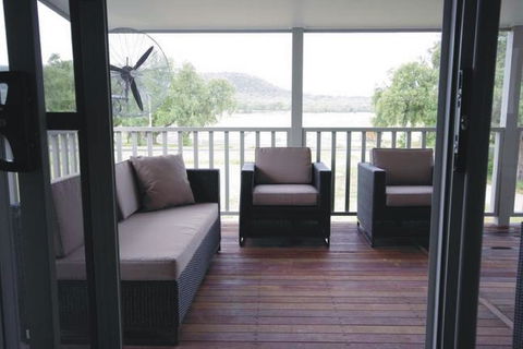 Broke Village Hideaway - Accommodation in Surfers Paradise 2