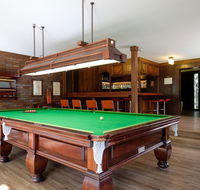 Brookfield Retreat - Large Holiday Home / Group Accommodation - Accommodation in Surfers Paradise