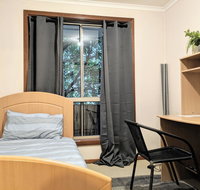 Budget Clayton Homestay - Accommodation in Surfers Paradise