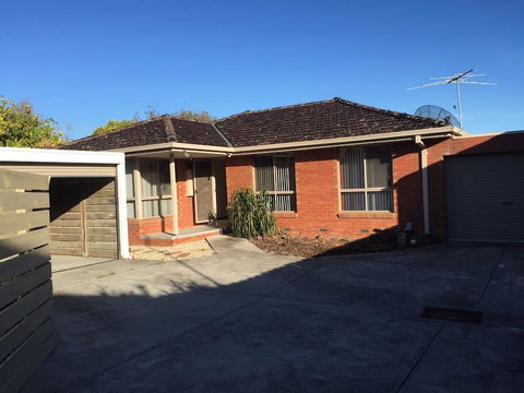 Budget Clayton Homestay - Accommodation in Surfers Paradise 1