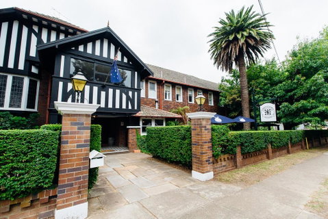 Bundanoon Hotel - Accommodation in Surfers Paradise 0