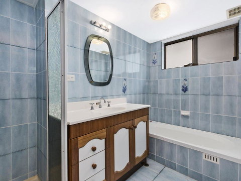 Caesars Palace 4 - Accommodation in Surfers Paradise 1