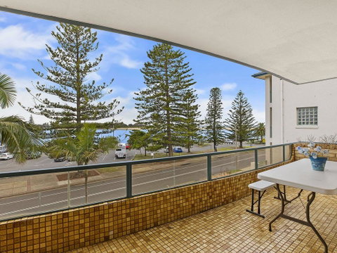 Caesars Palace 4 - Accommodation in Surfers Paradise 0