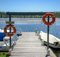 Calm Waters Waterfront Cottages - Accommodation in Surfers Paradise
