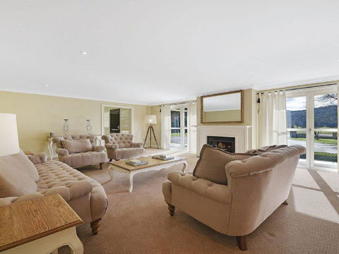 Camelot - Superbly Proportioned And Ideally Located - Accommodation in Surfers Paradise 2
