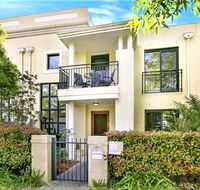 Campbelltown Most Sought After Park Central Home - Accommodation in Surfers Paradise