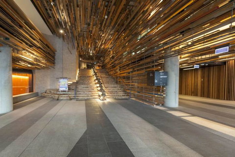 Canberra Luxury Apartment 5 - Accommodation in Surfers Paradise 1