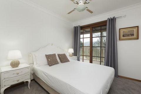 Cants Cottage - Accommodation in Surfers Paradise 2