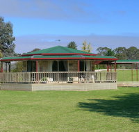 Carolynnes Cottages - Accommodation in Surfers Paradise