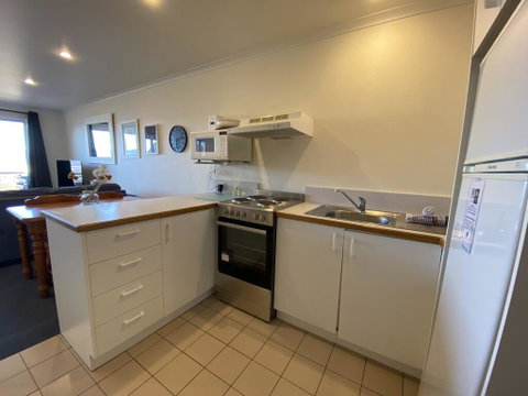 Cascades 15 - Accommodation in Surfers Paradise 2