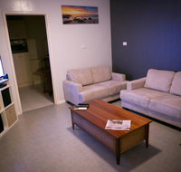 Cave Place Units - Accommodation in Surfers Paradise