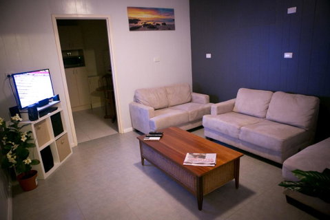 Cave Place Units - Accommodation in Surfers Paradise 0