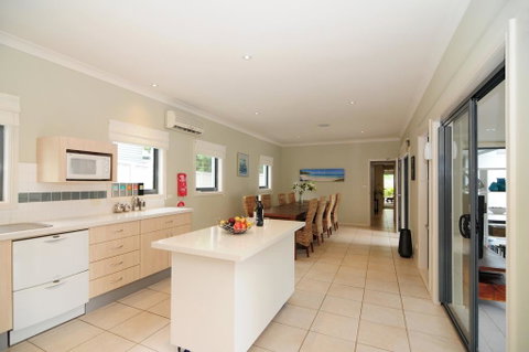 Ceespray On Owen - Accommodation in Surfers Paradise 3