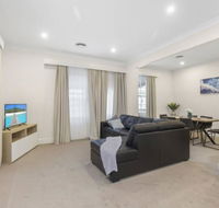 Central and Charming on Wallace - Accommodation in Surfers Paradise