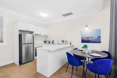 Central Apartment With Spacious Living And Dining - Accommodation in Surfers Paradise 3