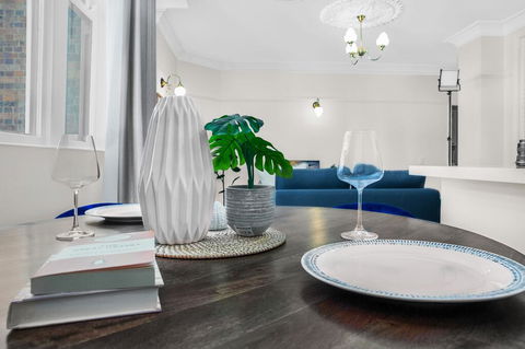 Central Apartment With Spacious Living And Dining - Accommodation in Surfers Paradise 1