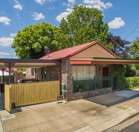 Central Armidale 2-Bedroom Apartment - Accommodation in Surfers Paradise