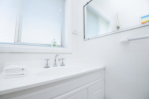 Central March 2 Bed, Walk Everywhere - Accommodation in Surfers Paradise 1