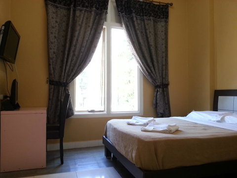Central Private Hotel - Accommodation in Surfers Paradise 1