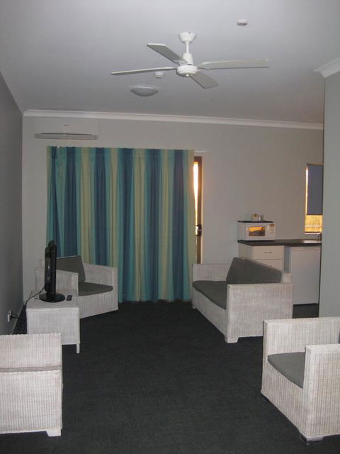 Centrebreak Beach Stay - Accommodation in Surfers Paradise 3