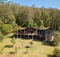 Chalet Beaumont - alluring appeal  stunning views - Accommodation in Surfers Paradise