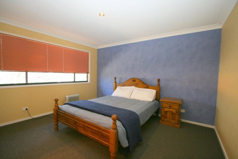 Chalet De Neige - Accommodation in Surfers Paradise 3