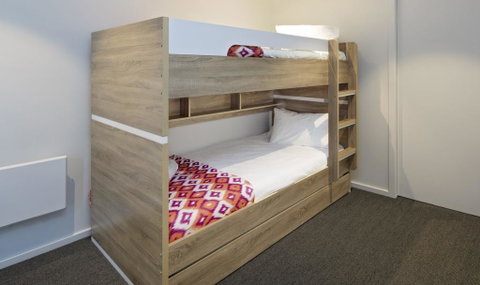 Chilam 'D' - Architecturally Designed - Accommodation in Surfers Paradise 2