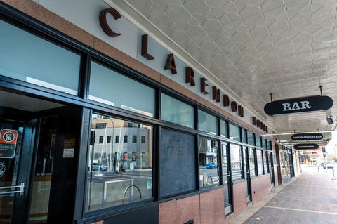 Clarendon Hotel - Accommodation in Surfers Paradise 1