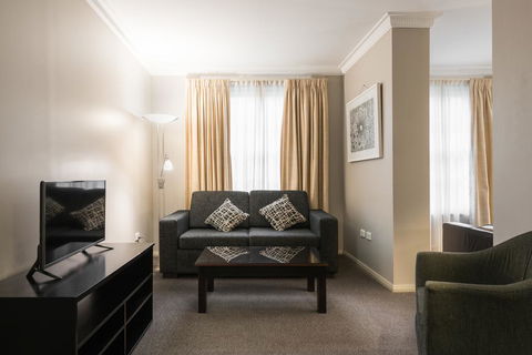 Clarendon Hotel - Accommodation in Surfers Paradise 3