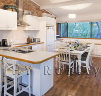 Coastal Cottage - Accommodation in Surfers Paradise
