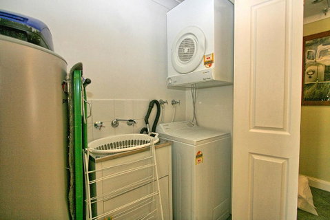 Cobb & Co 3/39 Cobbon Crescent - Accommodation in Surfers Paradise 2