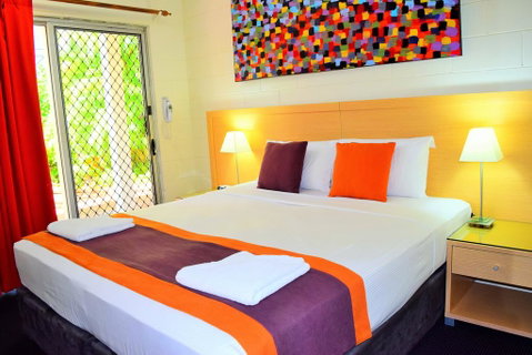 Coconut Grove Holiday Apartments - Accommodation in Surfers Paradise 2