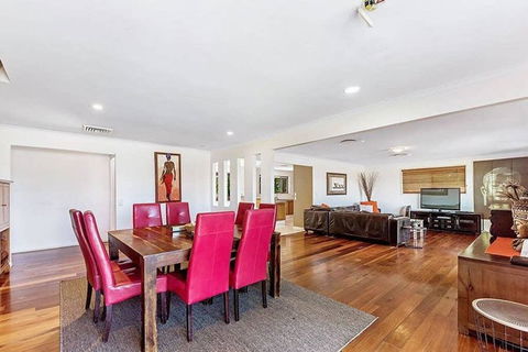 Coconut Grove Holiday House - Accommodation in Surfers Paradise 3