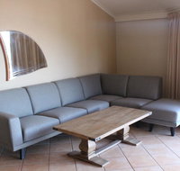 Colonial Court Beachfront Motel  Holiday Stay - Accommodation in Surfers Paradise