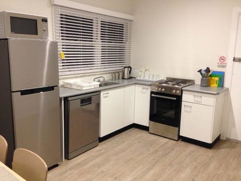 Colonial Lodge Motor Inn - Accommodation in Surfers Paradise 1