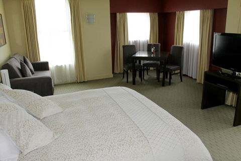 Comfort Inn & Suites City Views - Accommodation in Surfers Paradise 2