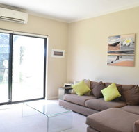 Comfortable 2 Bedroom Unit With Garden - Accommodation in Surfers Paradise