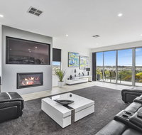 CONROE EXECUTIVE TOWNHOUSE - MODERN  STYLISH - Accommodation in Surfers Paradise