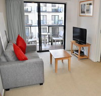 Convenient City Apartment with Pool Gym and Tennis Court - Accommodation in Surfers Paradise